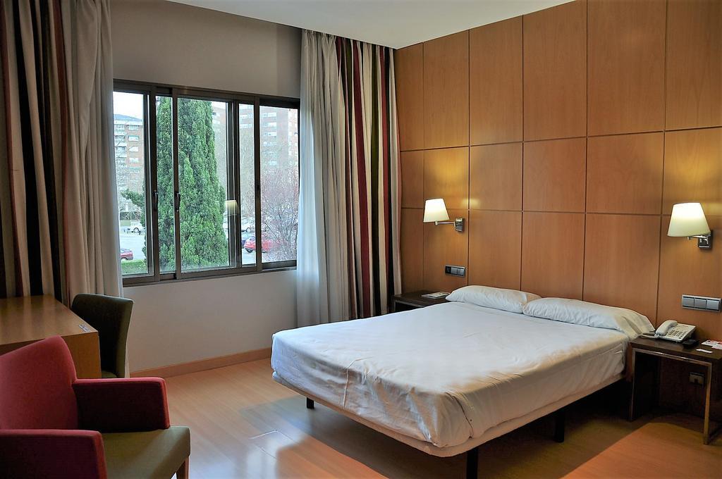 Hotel Feria Valladolid Zewnętrze zdjęcie